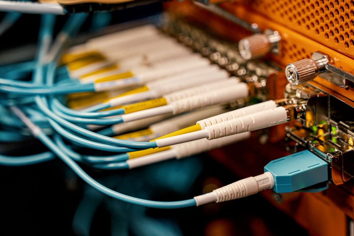Technician training on structured cabling in a real lab
